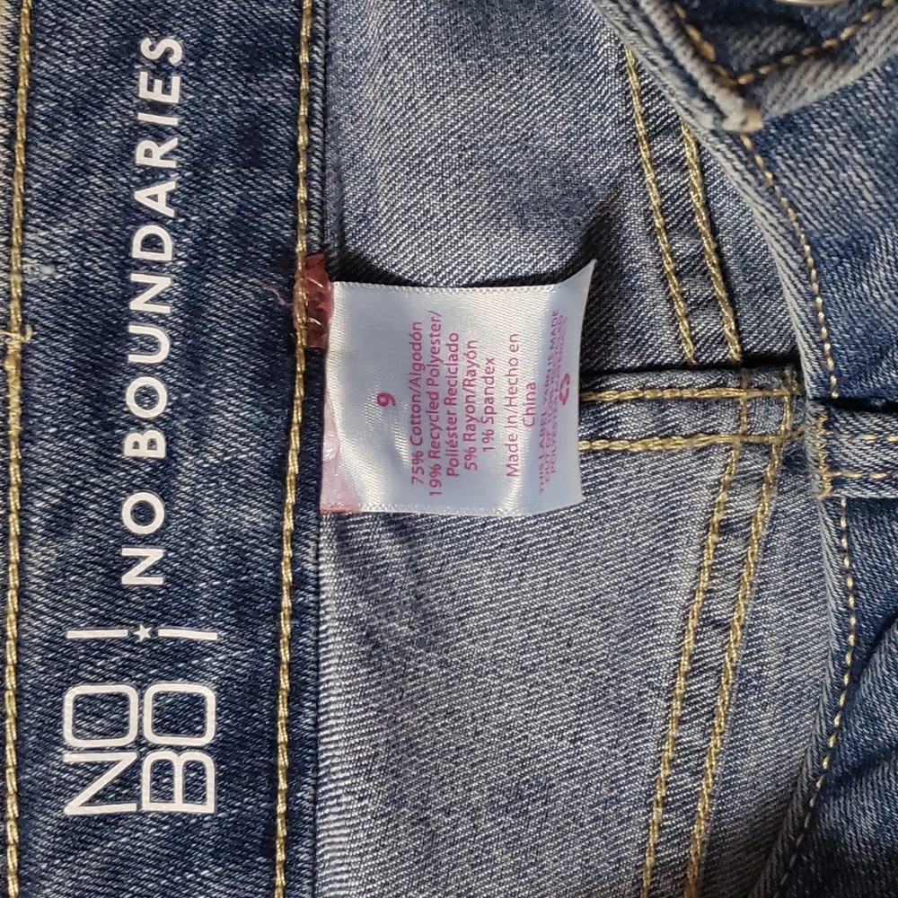 💖No Boundaries Juniors High Rise Mom Jeans (Size 9) - Picture 13 of 14